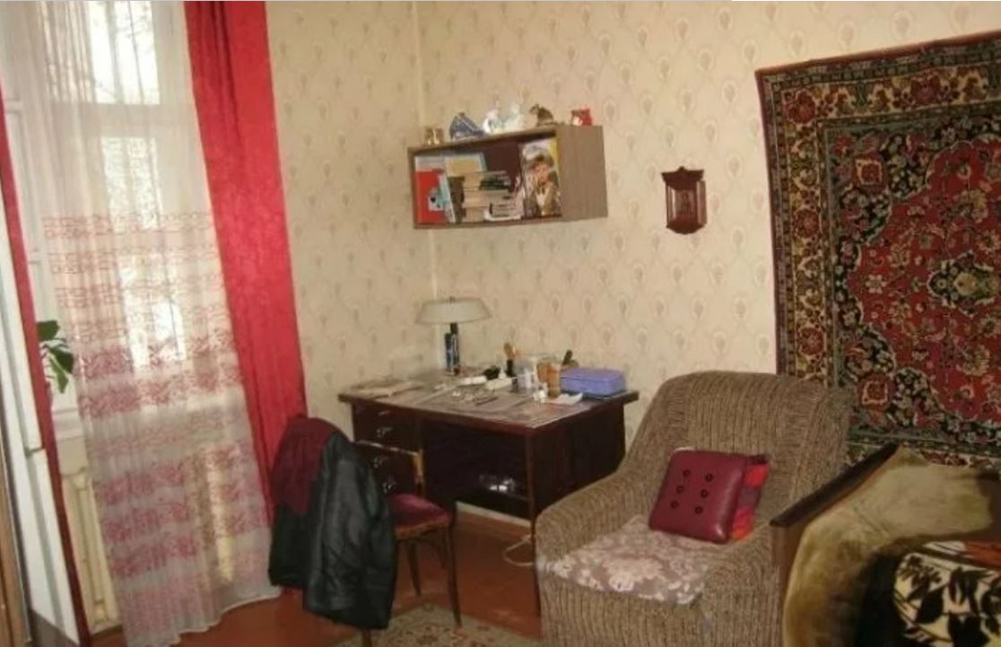 Квартира 1993. Советская комната. Квартира 90-х. Советская квартира. Старая Советская квартира.