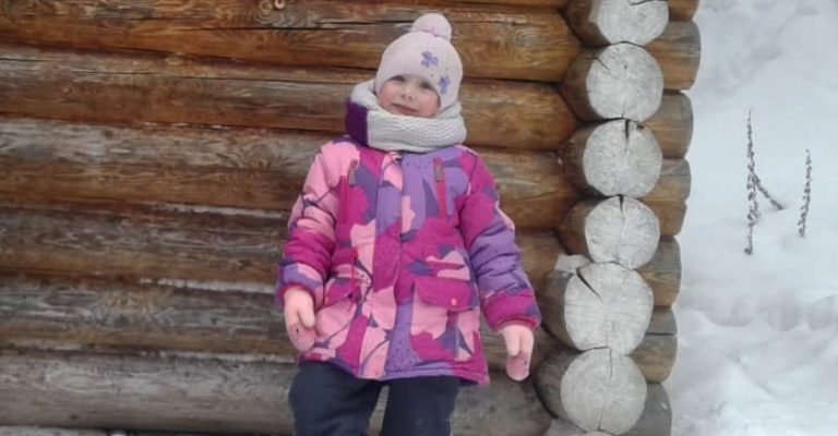 Рідна мати залишила маленьку Олечку на бабусю та поїхала на заробітки. Але вона там вийшла заміж і надовго забула про дочку. Зустрілися вони лише через 19 років.