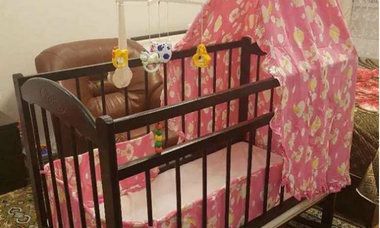 Після народ ження другої дитини невістка стала якоюсь див ною, а коли я виnадково дізналася в чому справа, у мене волосся дибки встало.