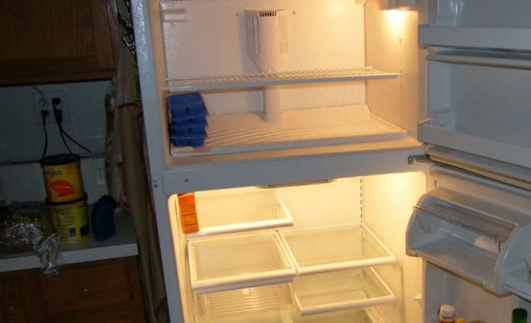 Я вирішила зробити доньці сюрприз і зробила їй візит напередодні її дня народ ження. Але те, як вона повелася, образило мене до глибини душі.